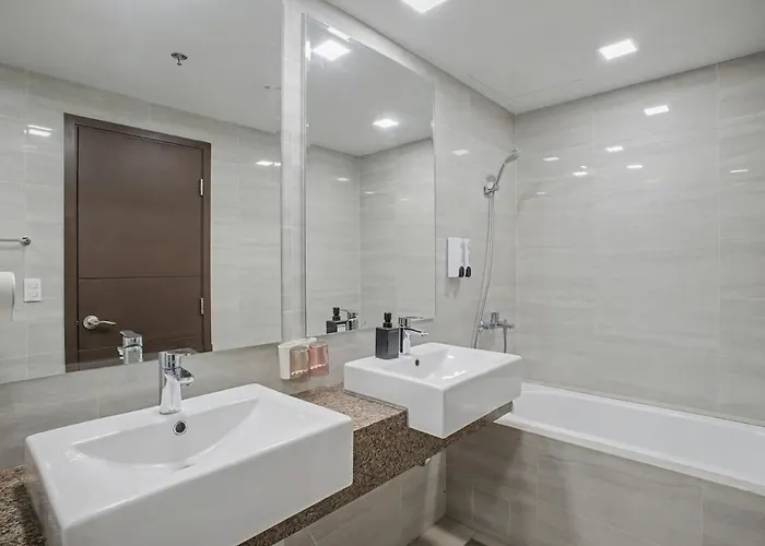 Elegant And Spacious 3br Near Okada, Solaire Manila
